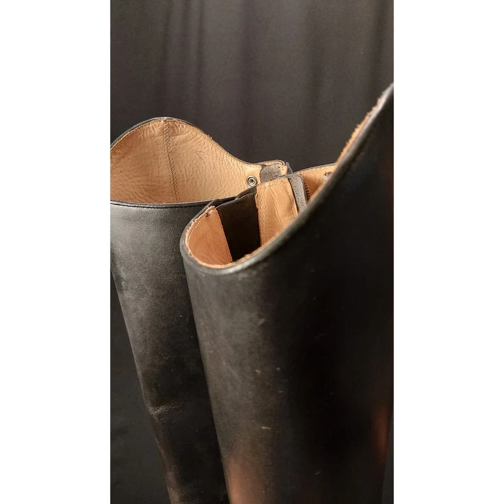 Ariat tall field